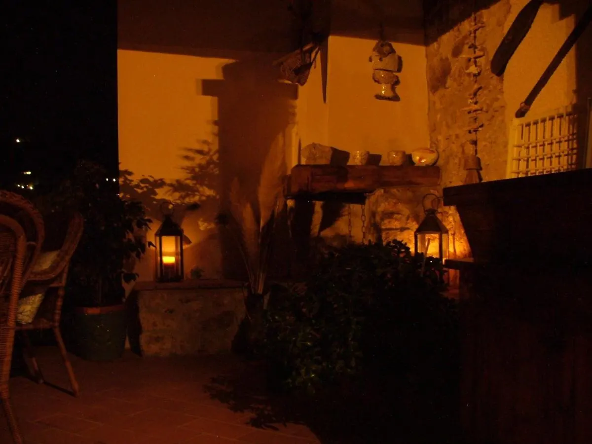 Agriturismo Montefabbrello Magazzini  0*, Magazzini (Tuscany)