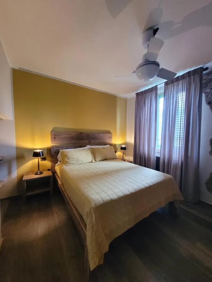 Agriturismo Montefabbrello Magazzini  0*, Magazzini (Tuscany)