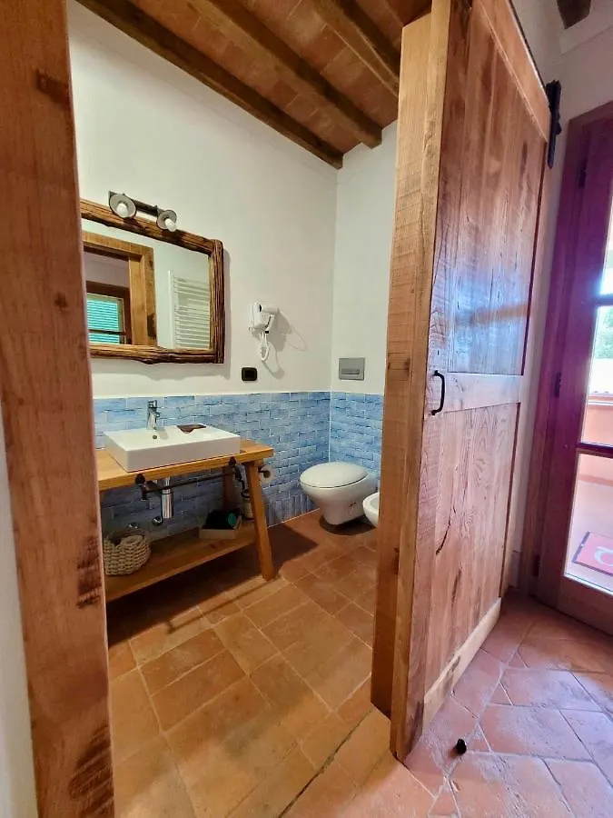 Agriturismo Montefabbrello Magazzini  Bauernhof