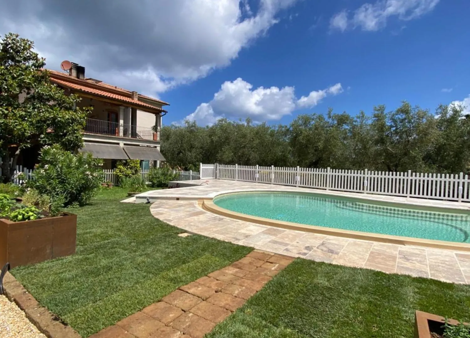 Agriturismo Montefabbrello Magazzini  Bauernhof Magazzini (Tuscany)