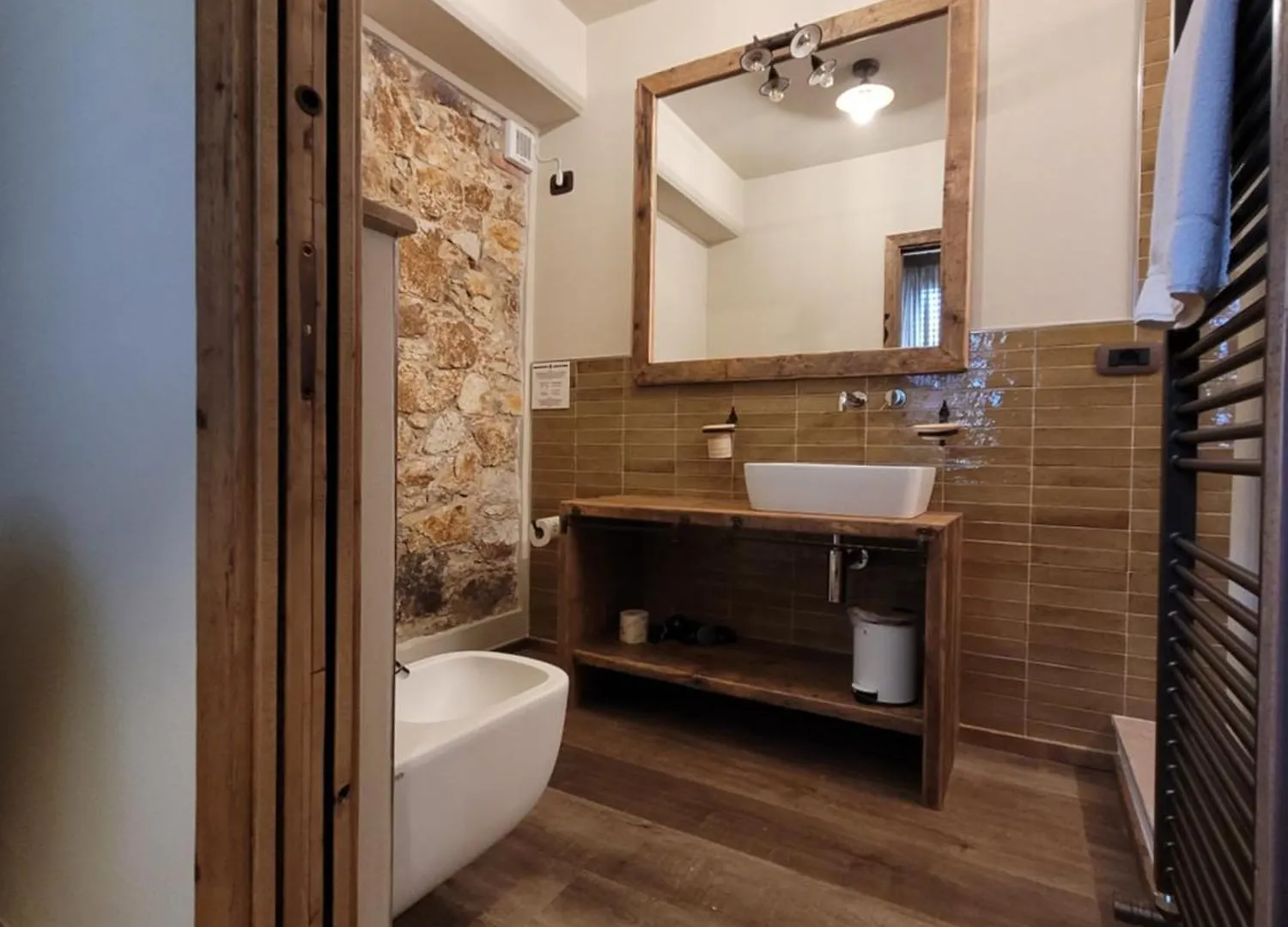 Agriturismo Montefabbrello Magazzini  Bauernhof Magazzini (Tuscany)